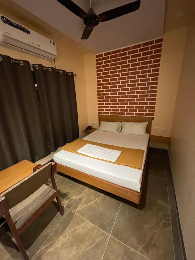Hotel Vardhan Silvassa Ngoại thất bức ảnh
