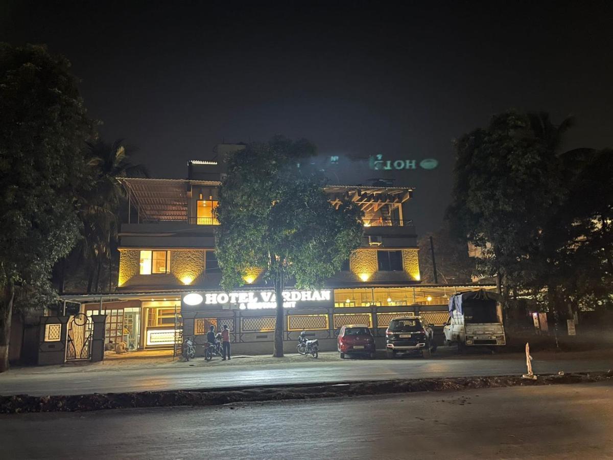Hotel Vardhan Silvassa Ngoại thất bức ảnh