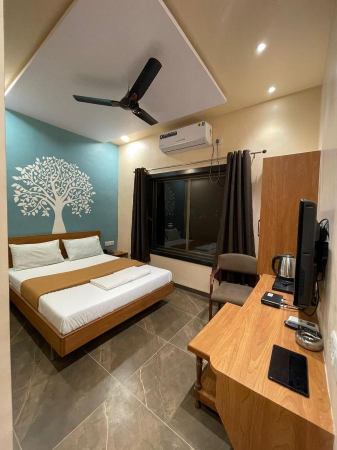 Hotel Vardhan Silvassa Ngoại thất bức ảnh