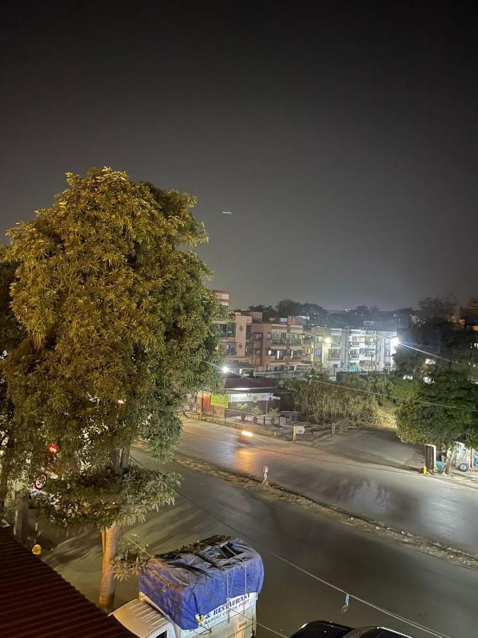 Hotel Vardhan Silvassa Ngoại thất bức ảnh