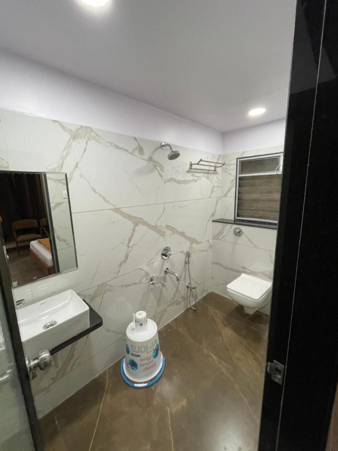 Hotel Vardhan Silvassa Ngoại thất bức ảnh