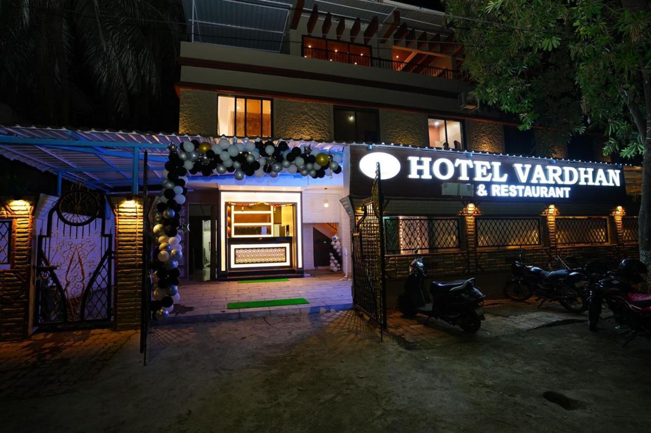 Hotel Vardhan Silvassa Ngoại thất bức ảnh